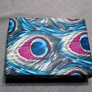 Peacock box purse with chain shoulder strap. Used once.